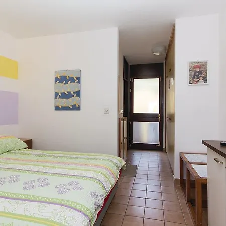 Апартаменты Apartmaji Duga Uvala-smrika Pavicini